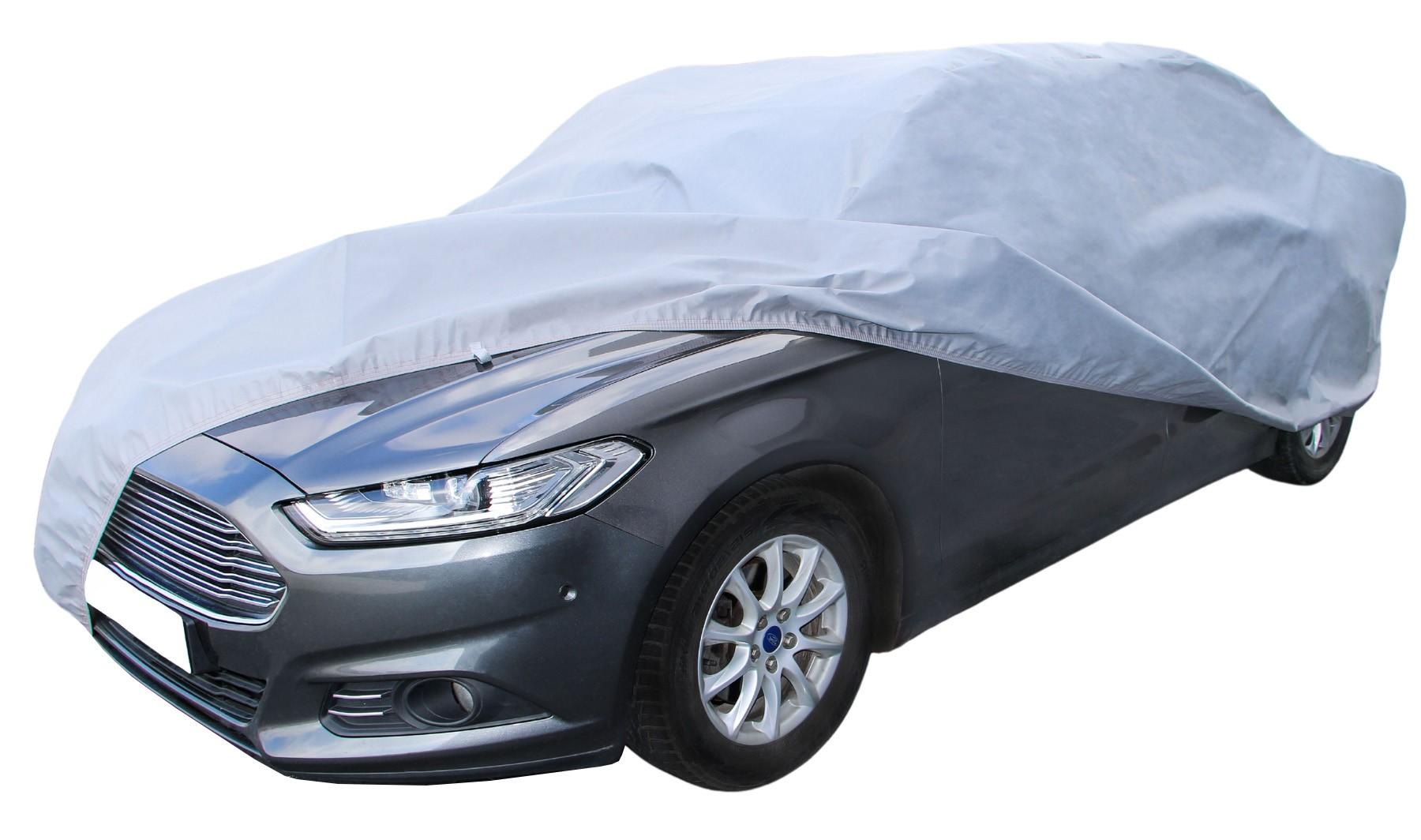 pokrowiec okrywający Forda Mondeo.